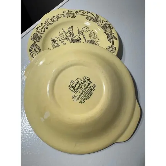 Vintage Royal China Bucks County Amish Themed Plates - set of‎ 2 - Picture 3 of 3